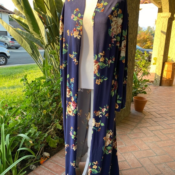 Issac Liev Maxi Cardigan - Picture 1 of 5